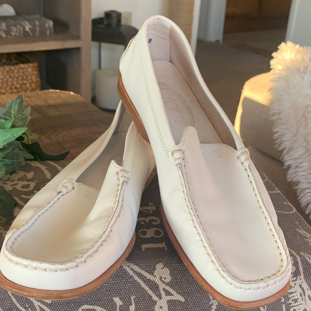 Tod's Cream Leather Loafers